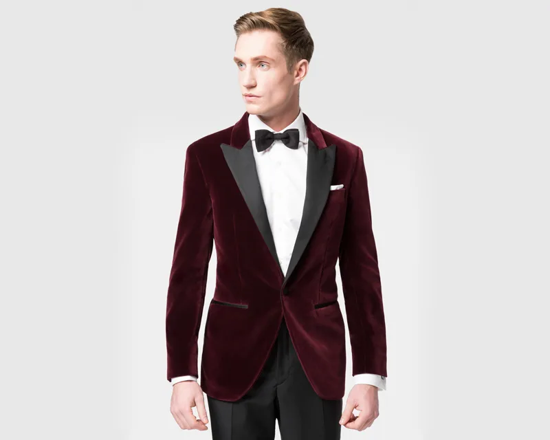 Tuxedo (smoking) vs costum: detalii care fac diferenta