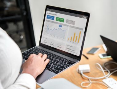 Cum se stabilesc tarifele pentru gestionarea campaniilor Google Ads